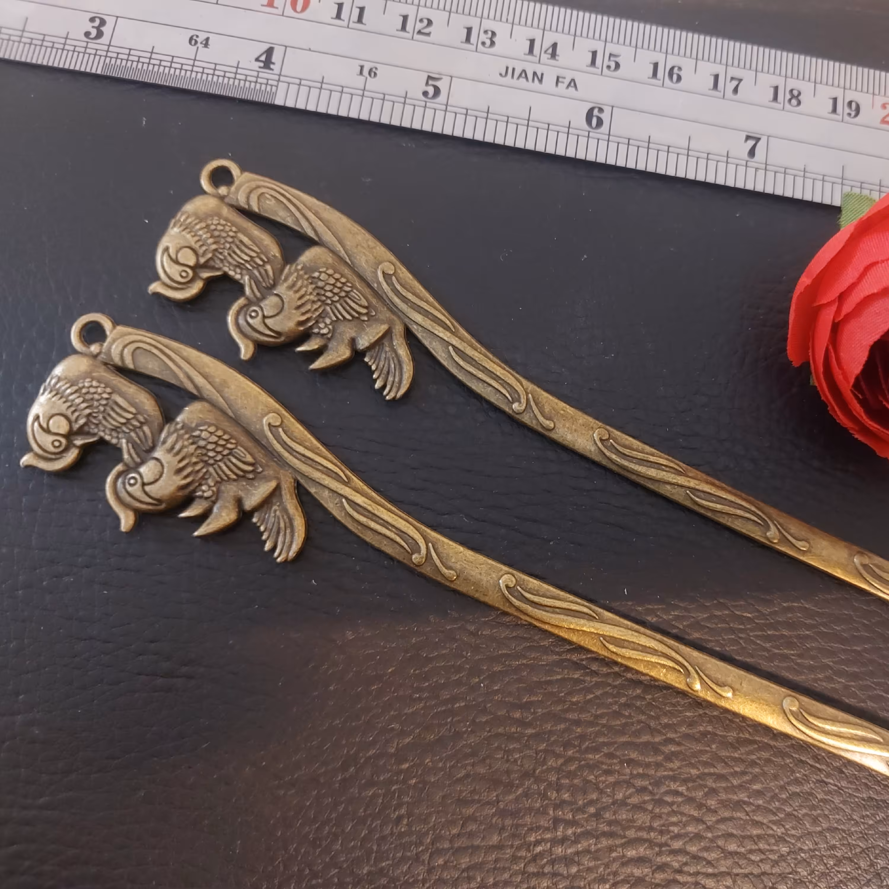 بوکمارک برنزی 15 سانتی تک عددی