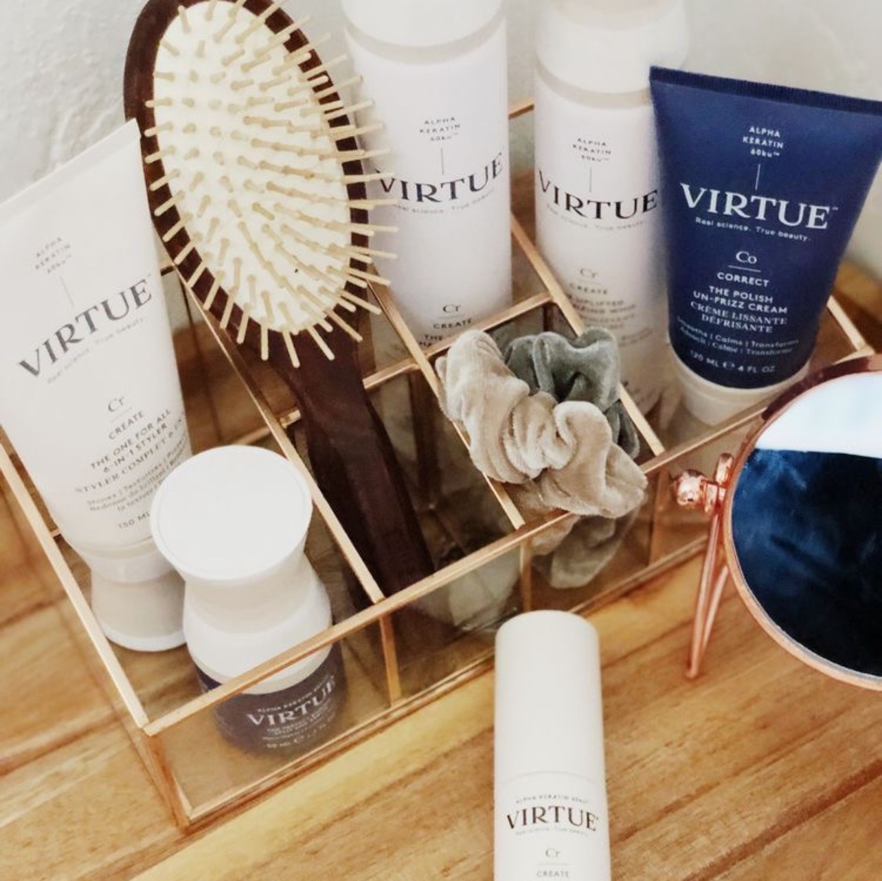 نظم دهنده لوازم آرایشی برنجی