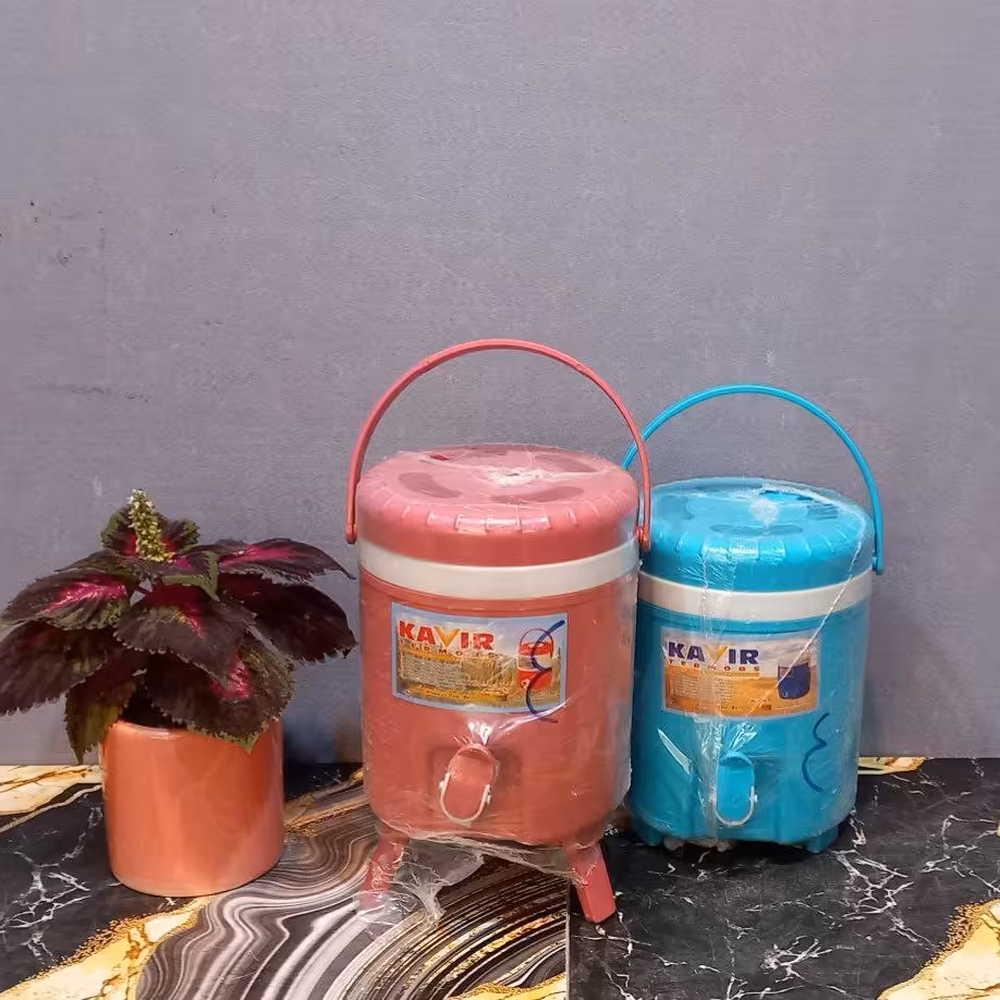 کلمن فلاسک 4 لیترپایه دار فلاکس شیردار محصول  کویر تهیه شده از موادنو فشاری