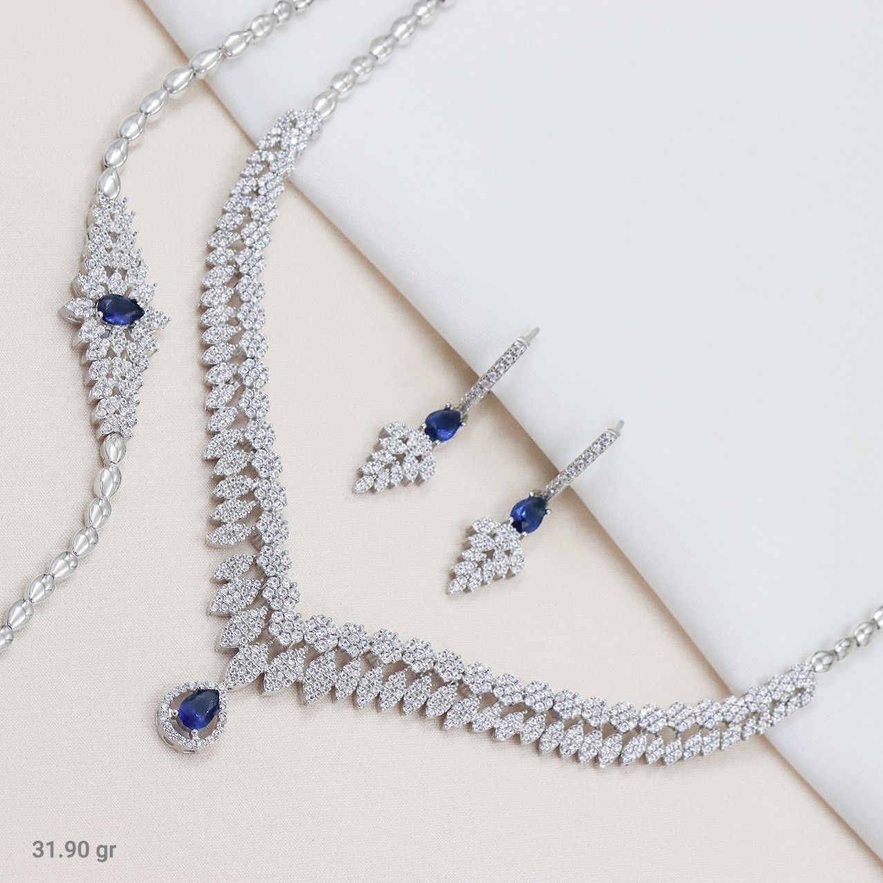 سرویس نگین ابی