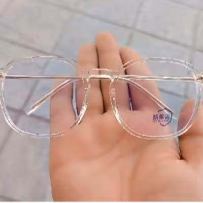 عینک طبی با عدسی بلوکات بدون ته رنگ