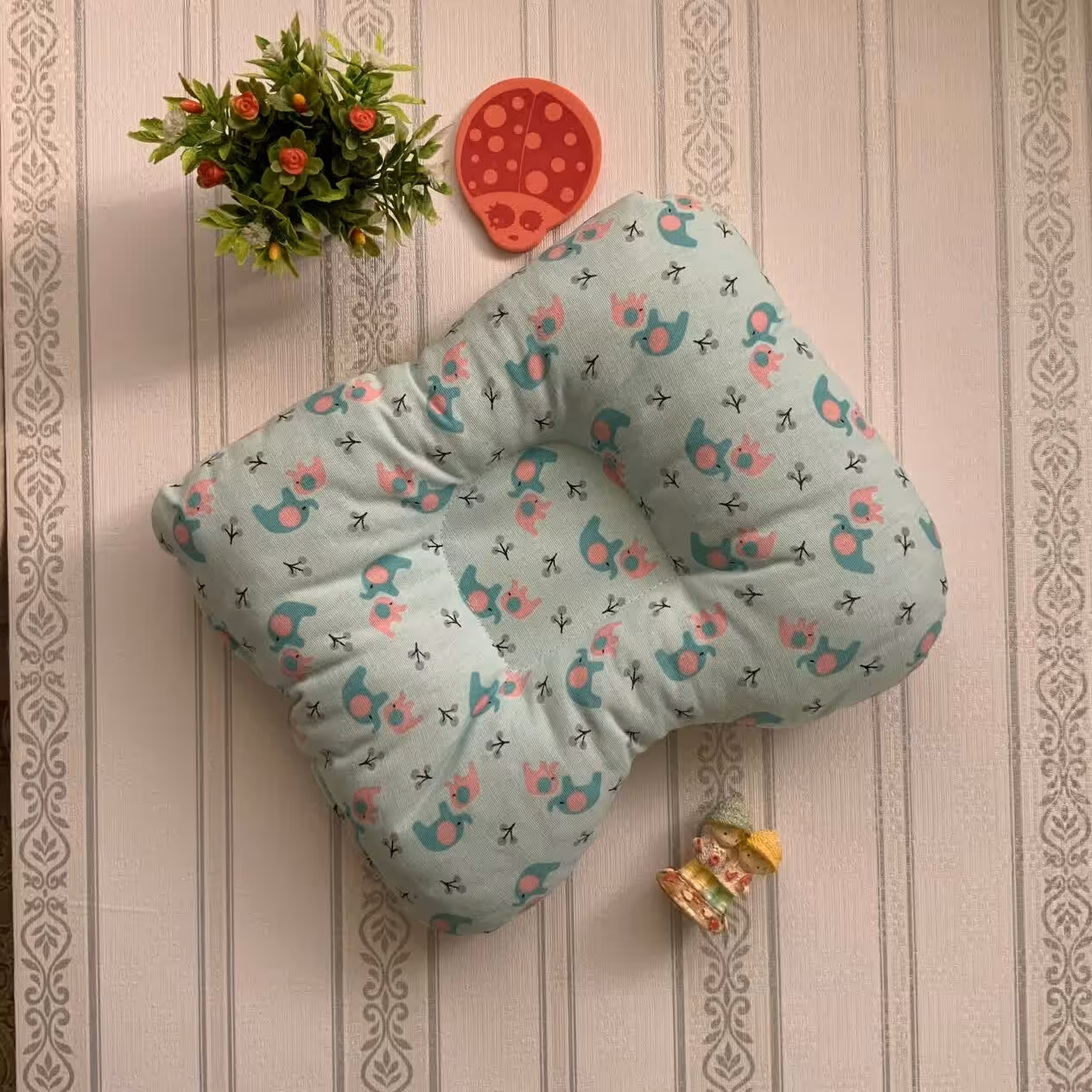 بالشت شیردهی