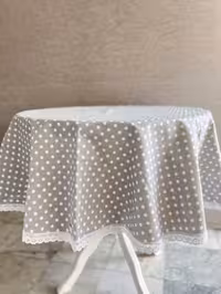 رومیزی گرد پارچه ای- داک طوسی خالخالی