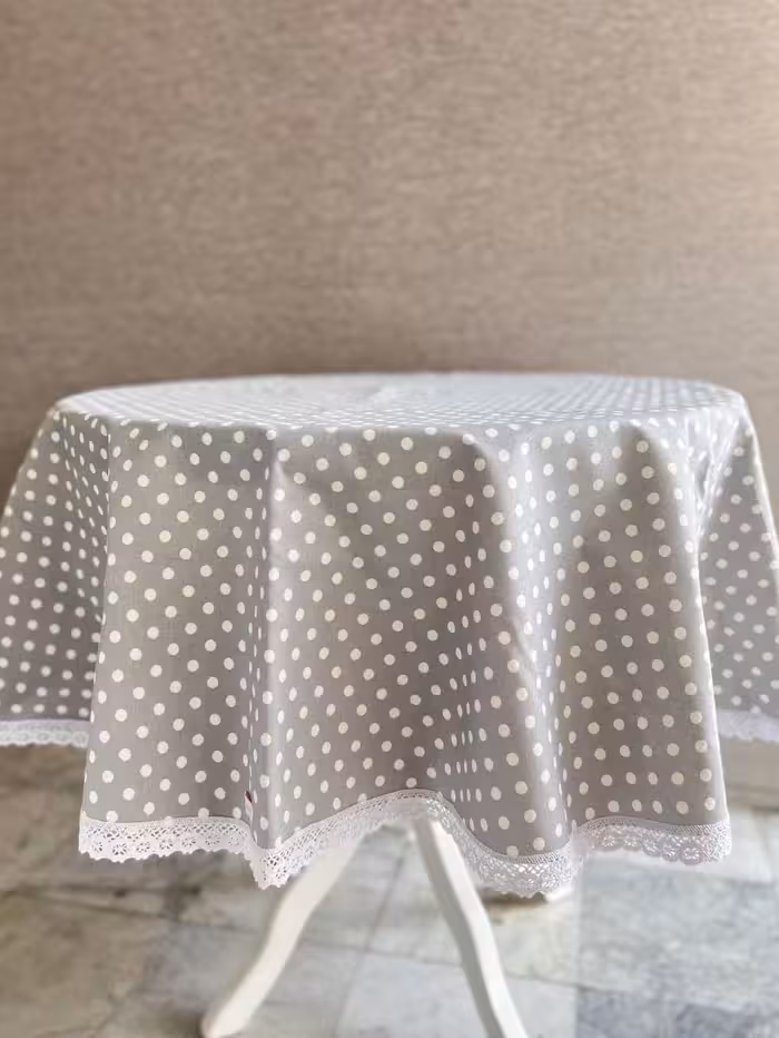 رومیزی گرد پارچه ای- داک طوسی خالخالی