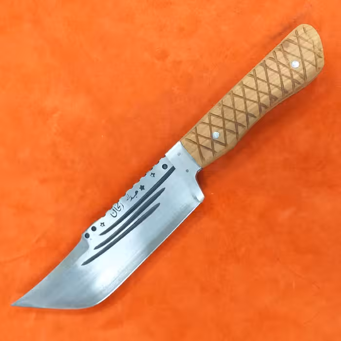 چاقو زنجان چاقو فولادی زنجان فولاد فنر تویوتا طول کل چاقو 30 سانت تیغه 18 سانت دست ساز دارای غلاف ساخت زنجان عبدالله    