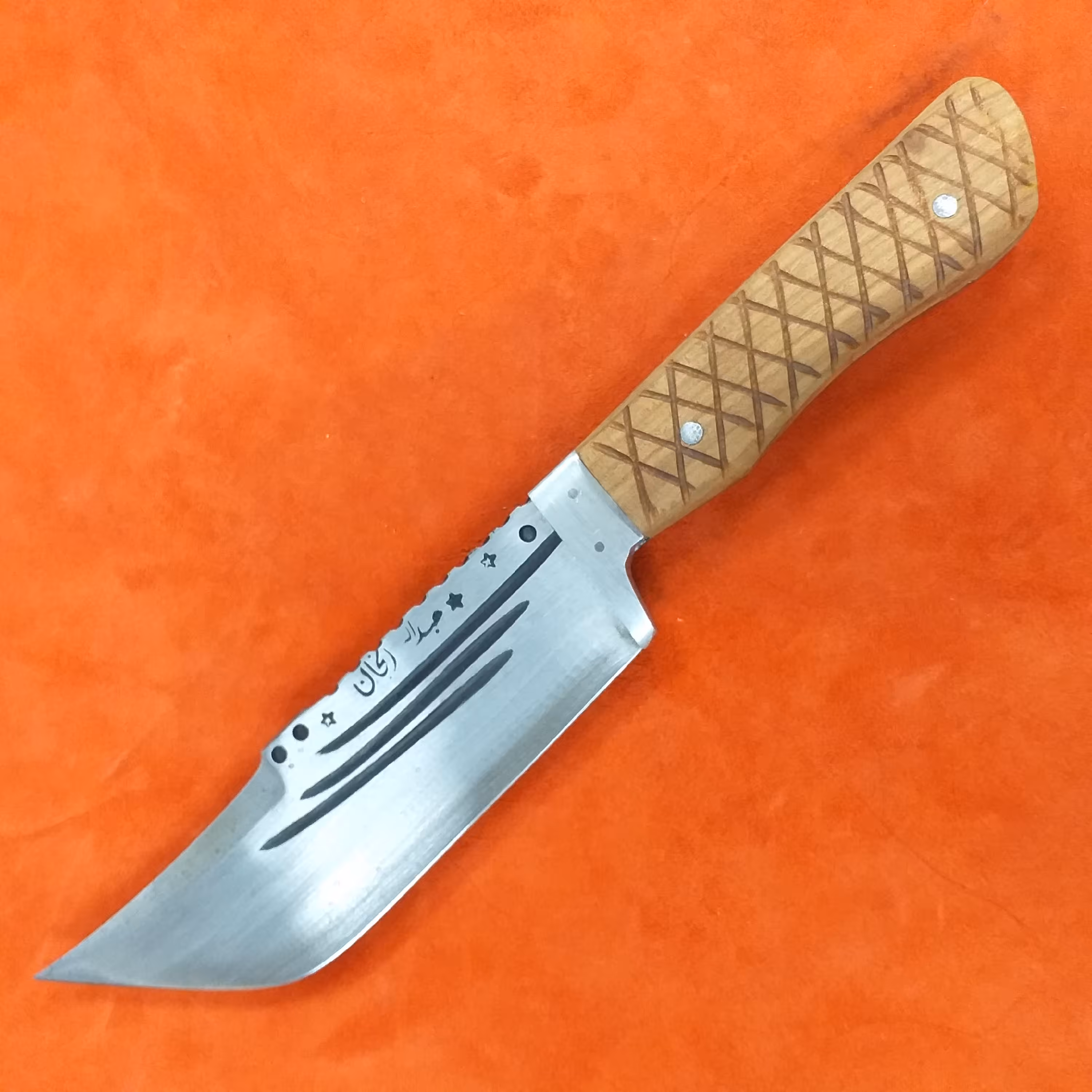 چاقو زنجان چاقو فولادی زنجان فولاد فنر تویوتا طول کل چاقو 30 سانت تیغه 18 سانت دست ساز دارای غلاف ساخت زنجان عبدالله    