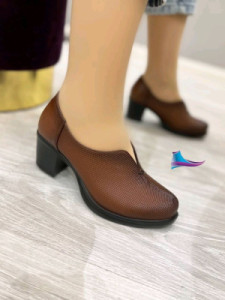 کلاسیک زنانه. شیک و عالی