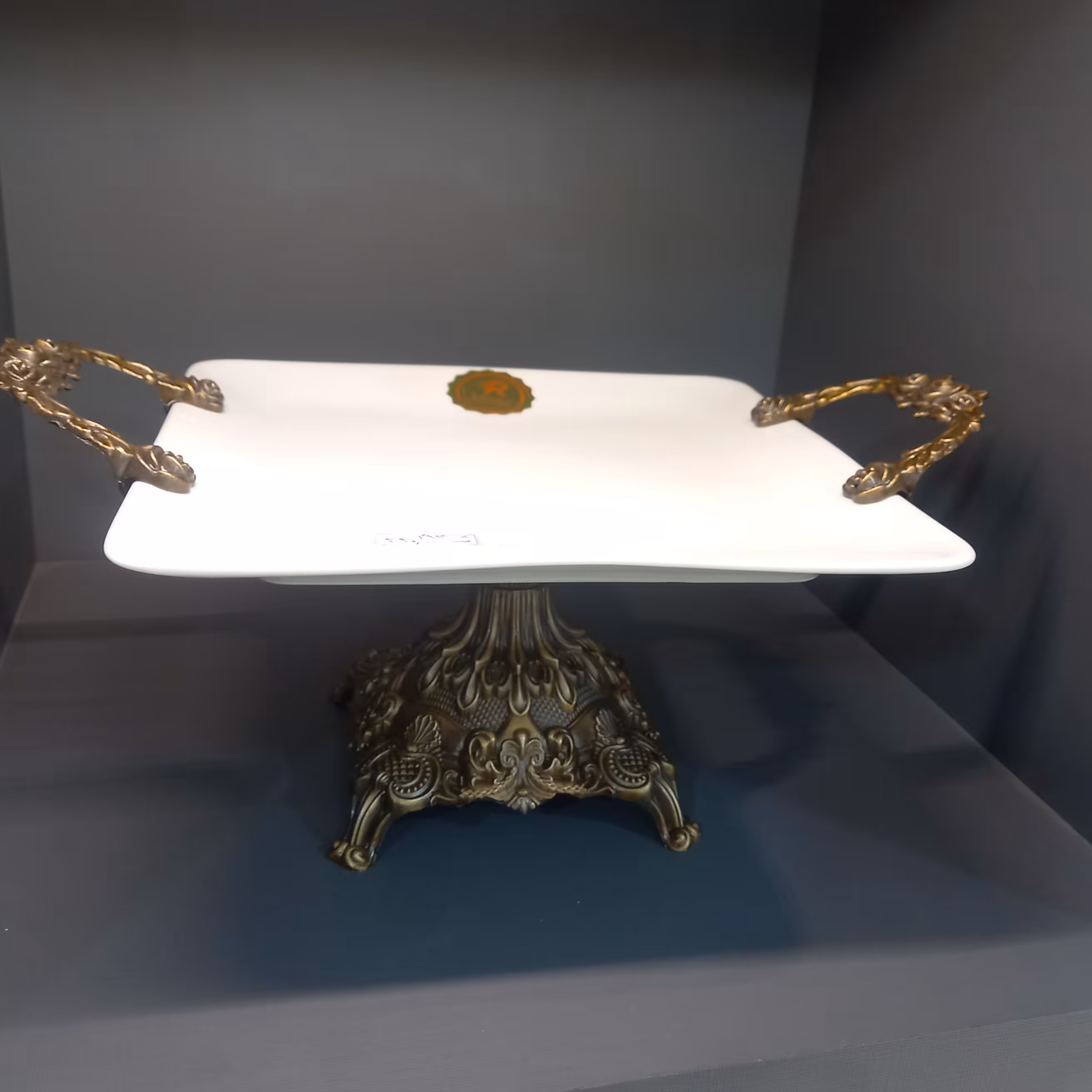 شیرینی خوری رویال سایز متوسط پایه فلزی نقش برجسته ارسال رایگان 