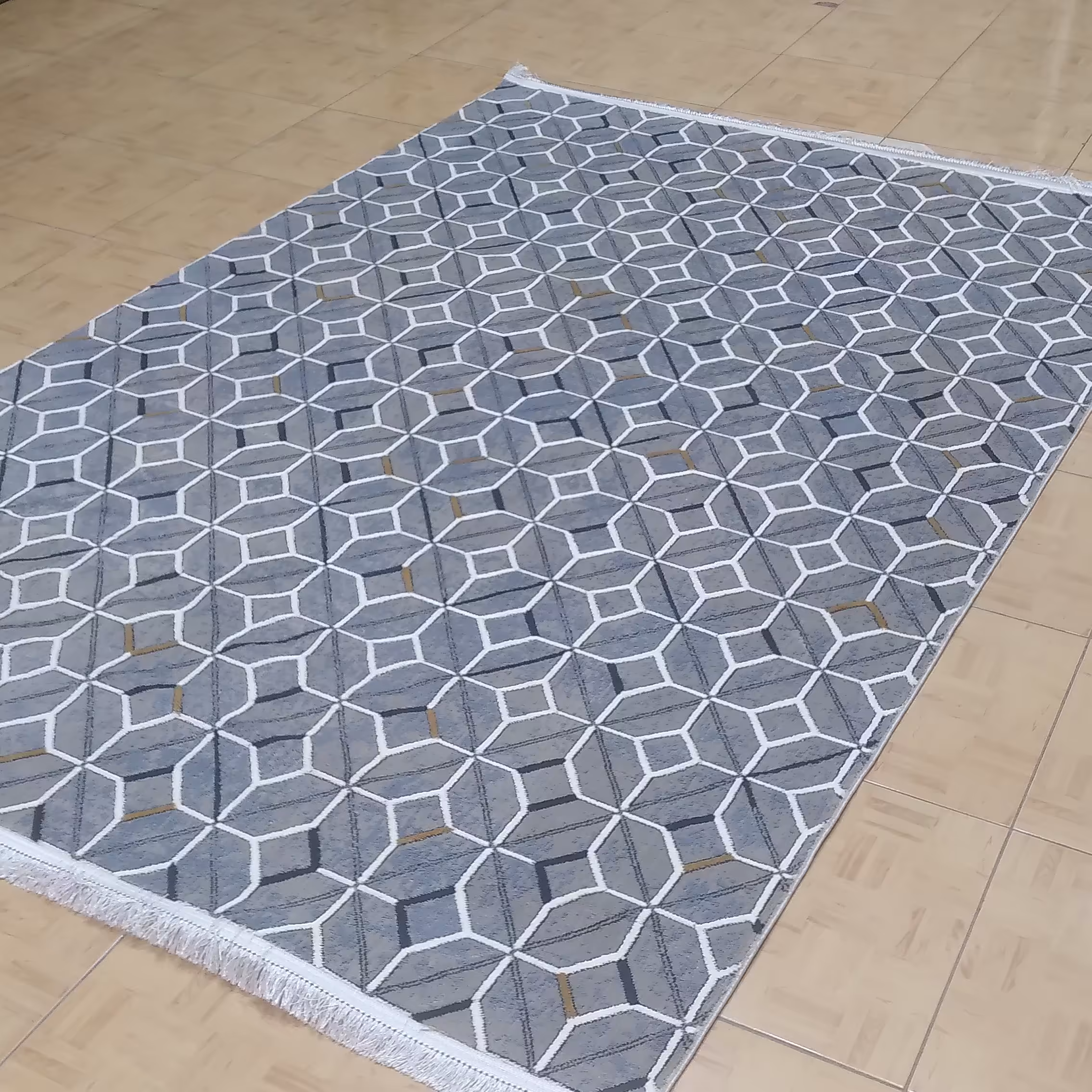 فرش فانتزی 350 شانه تراکم 1800 طوسی برجسته برند فرش مشهد