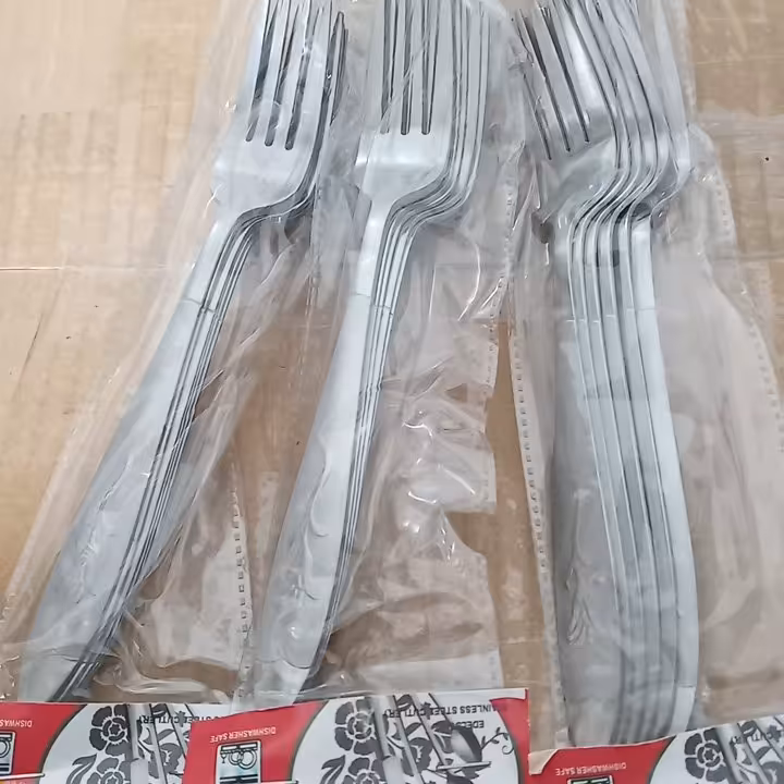 چنگال غذا خوری طرح میخک 