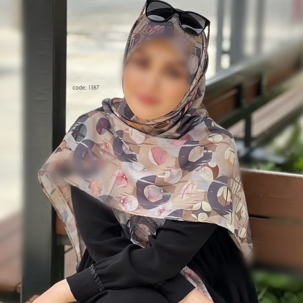 روسری نخی کاستوم
فوق العاده سبک و خنک