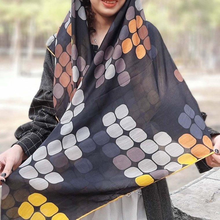 روسری قوارهدار پیکسلی
