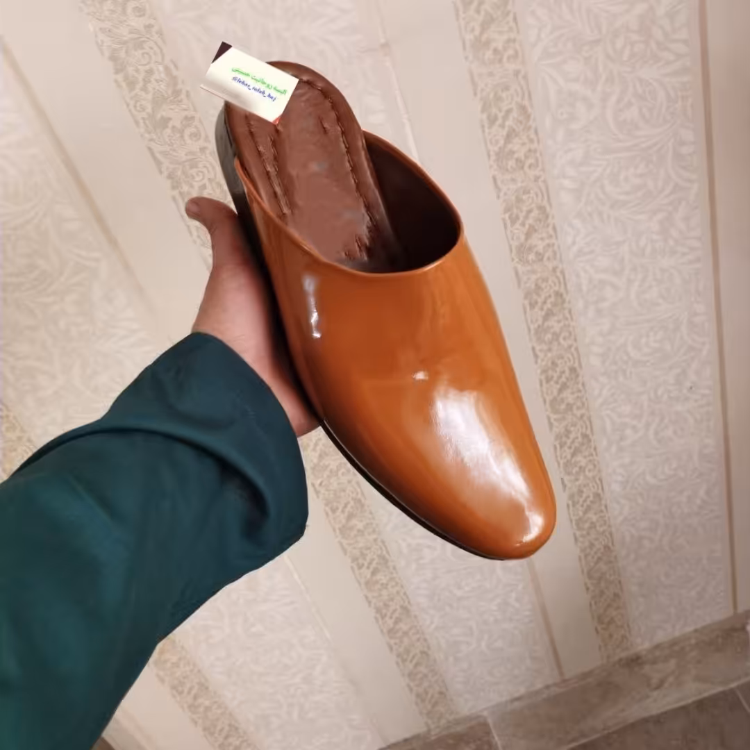 نعلین ورنی عسلی با کیفیت عالی در سایز و رنگ مختلف