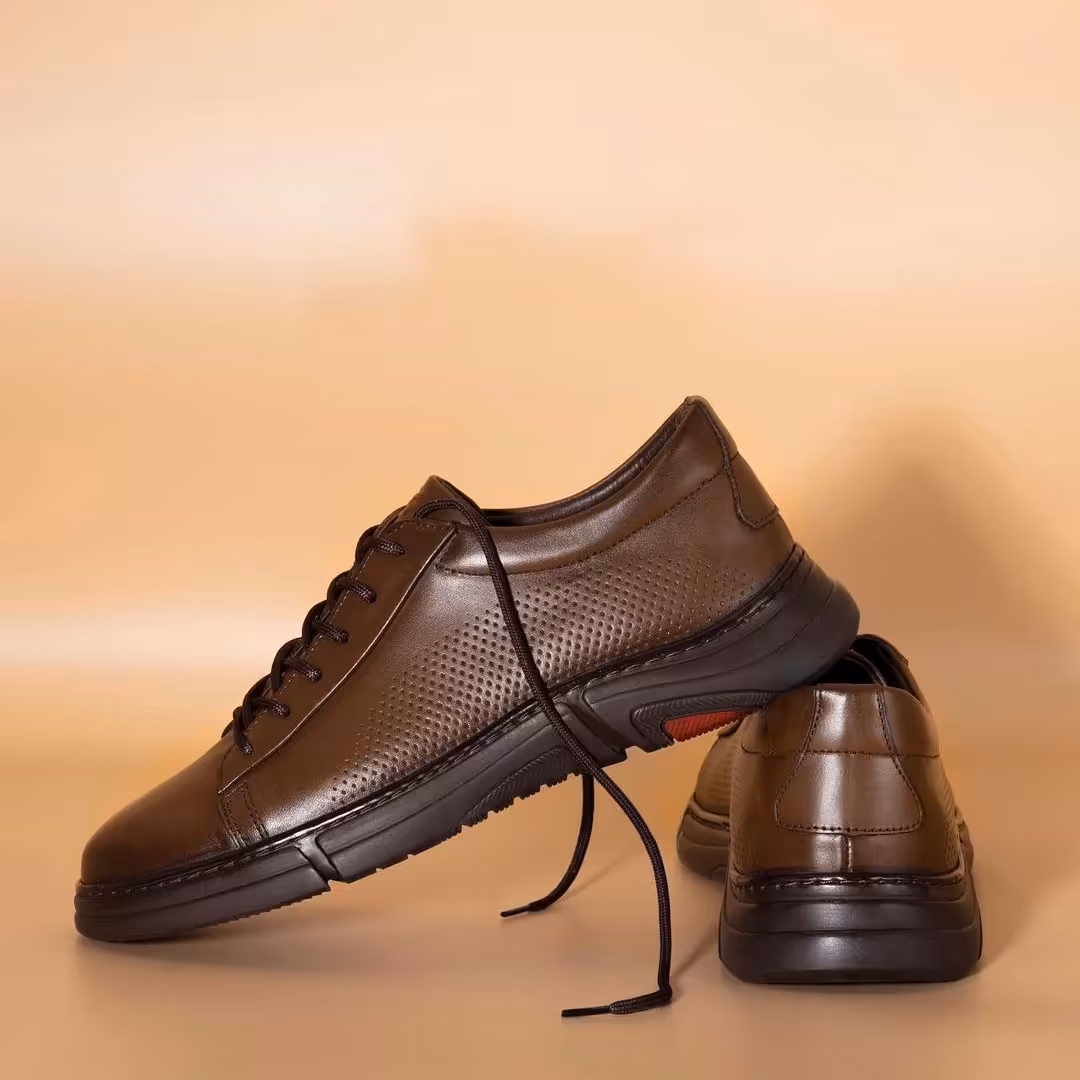کفش اسپورت چرم طبیعی کار بسیار خاص و شیک