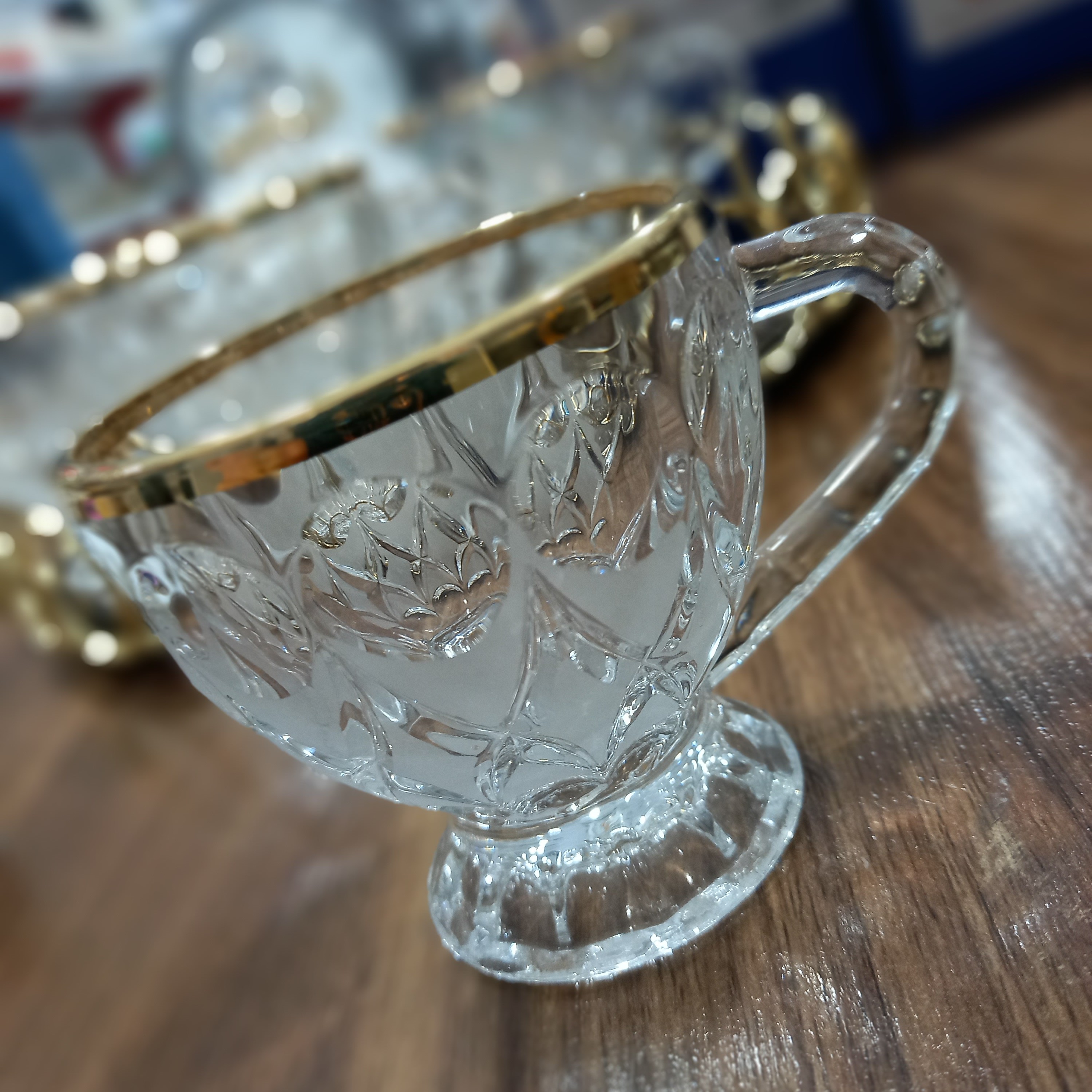 فنجان آنجلیکا لب طلایی( هزینه ارسال به عهده مشتری)