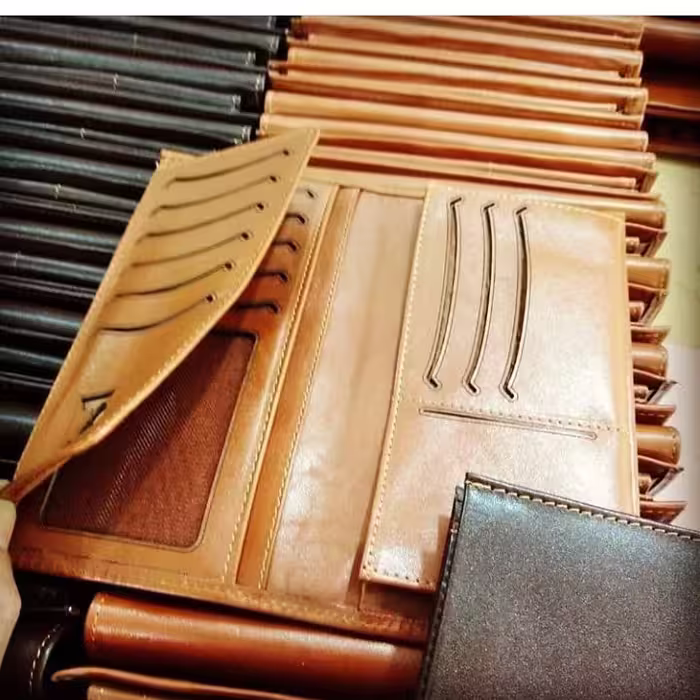 کیف کتی لیزری(چرم طبیعی گاوی)