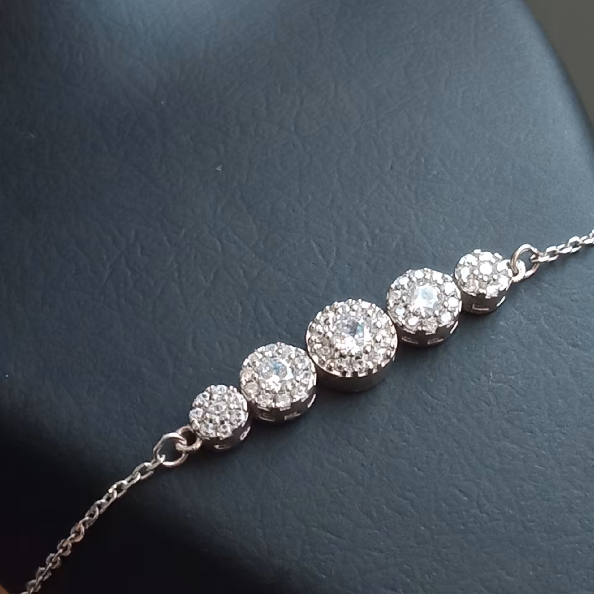 دستبند زنانه نقره  با کیفیت بالا بسیار زیبا