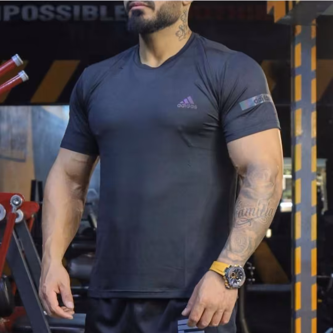 تیشرت آستین کوتاه مردانه آدیداسvip اورجینال  تنفسی رنگ مشکی فروشگاه لباس ورزشی وبدنسازی کاراکو اسپرت  