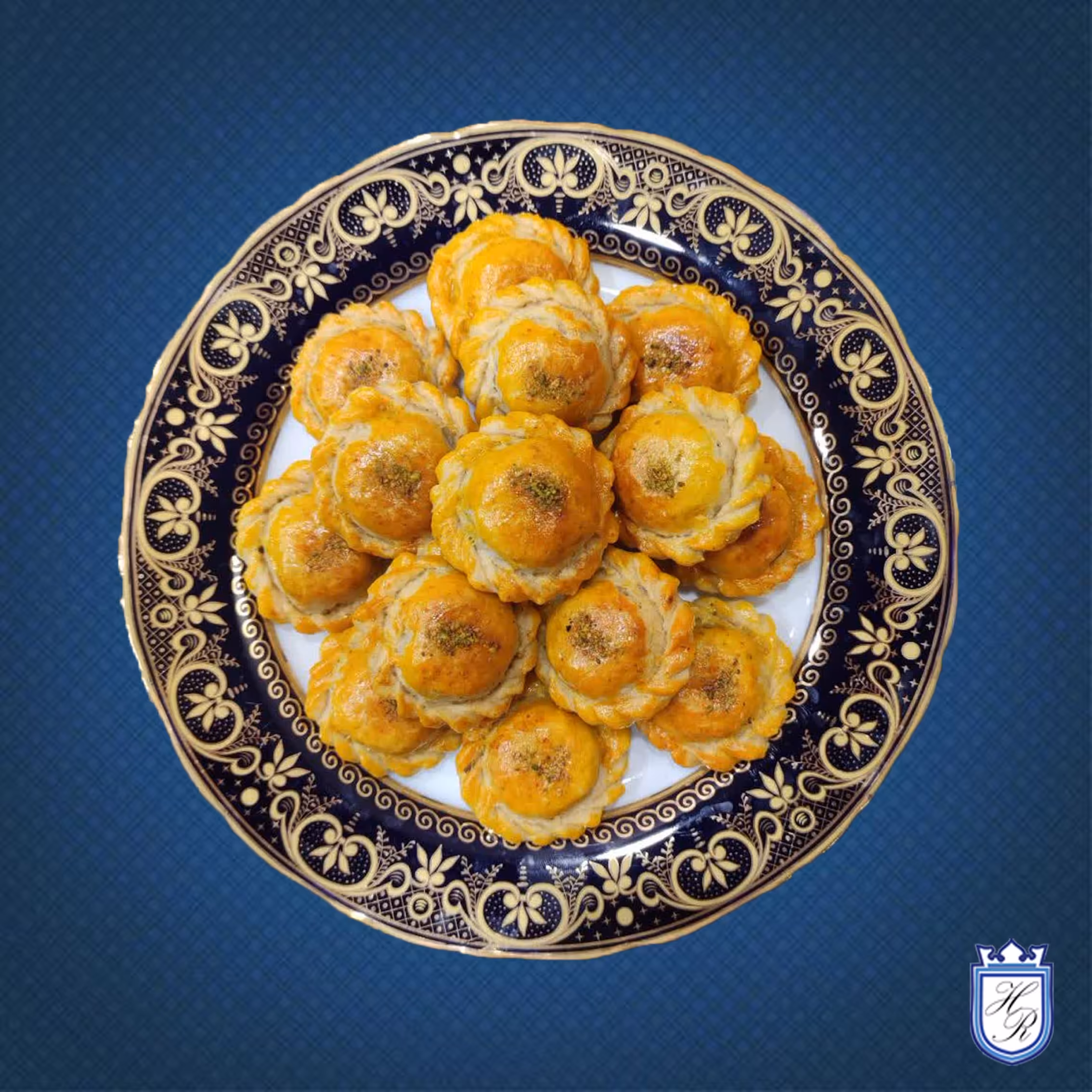 شیرینی کلوچه خرمایی مخصوص  کره ای  گردویی  دستپیچ  یک کیلو  تقریبا 30 عدد  ارگانیک  ماندگاری بالا