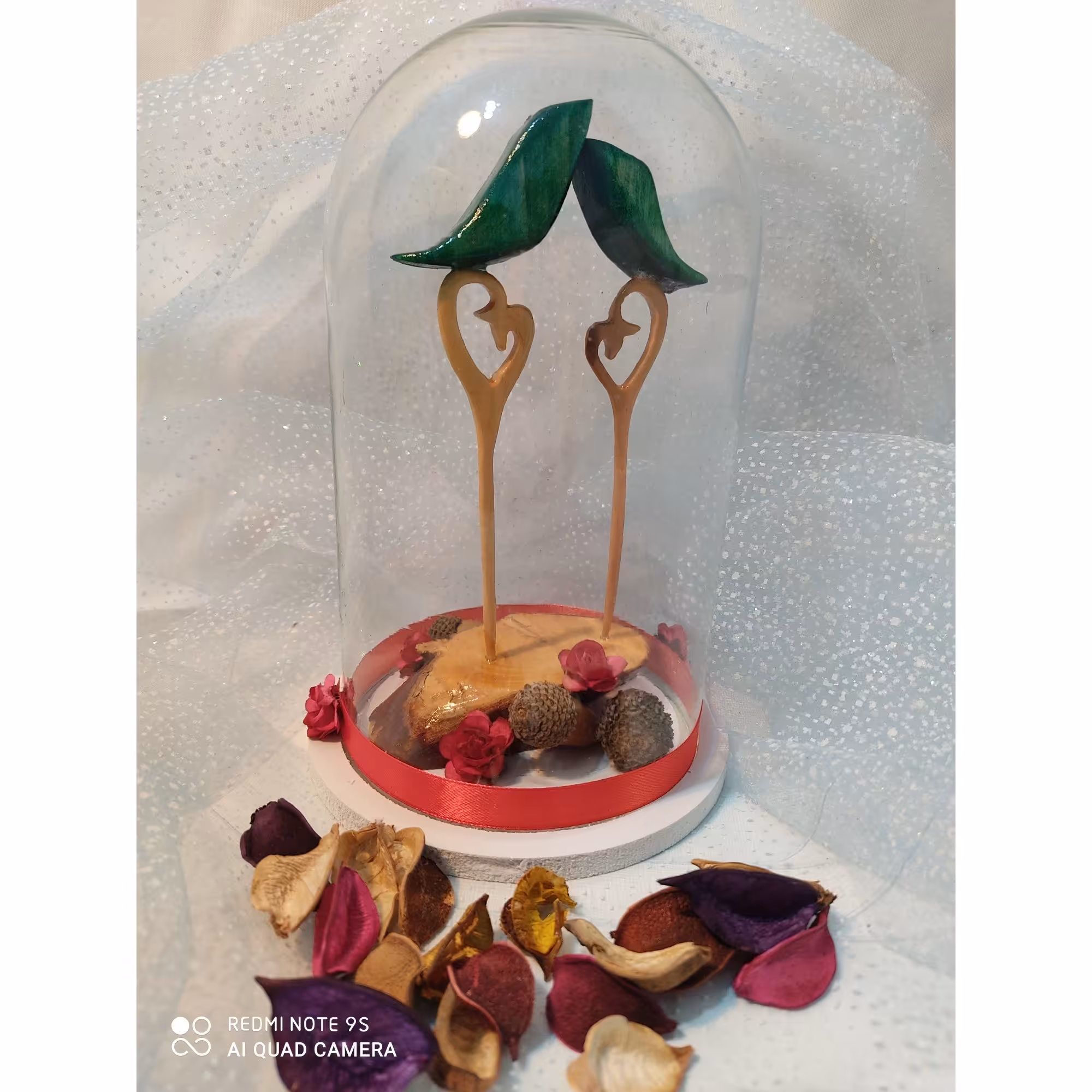 دو پرنده ساخته شده از چوب سپیدار نارنج کاج ارتفاع کار حدود 30س