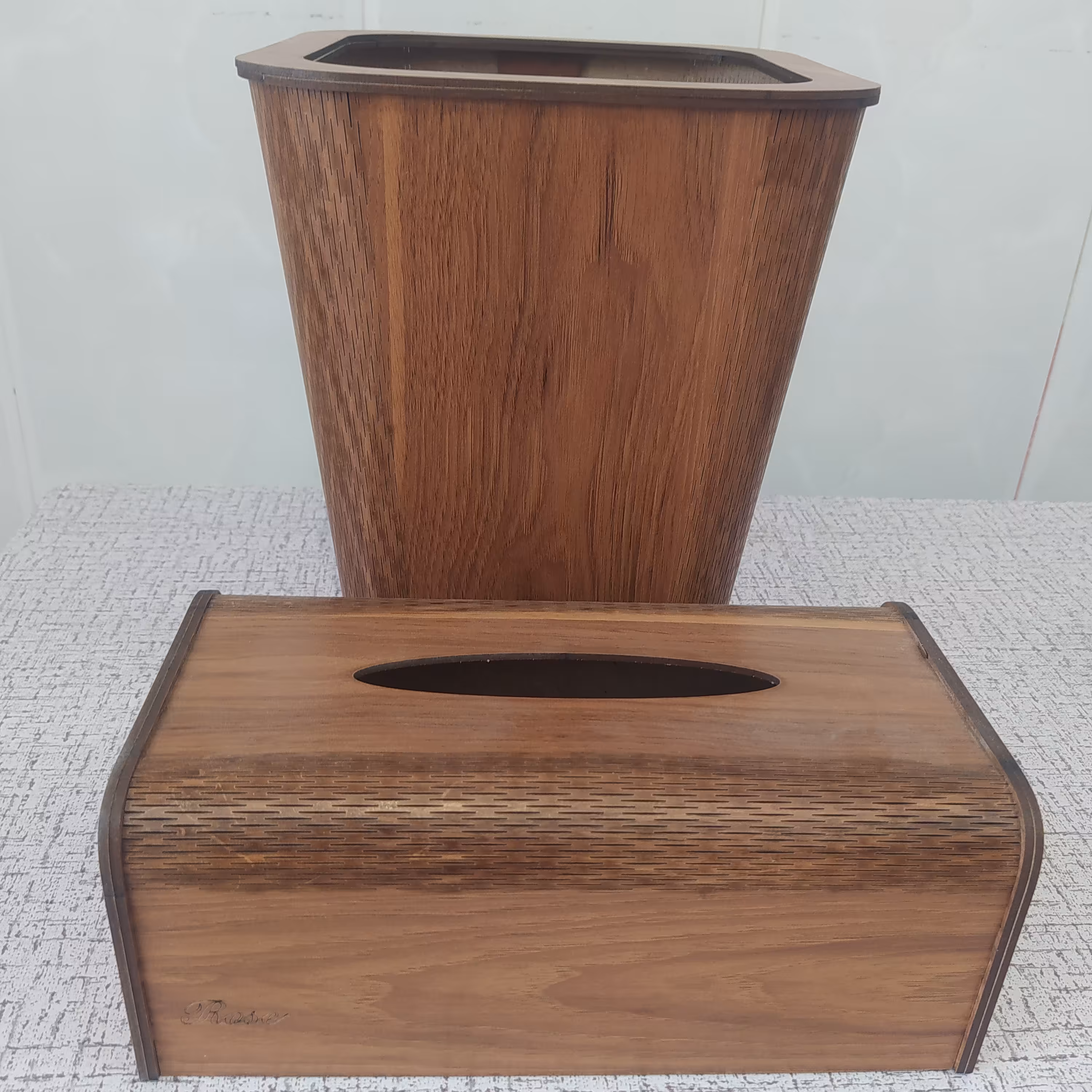 سطل و جادستمالی 