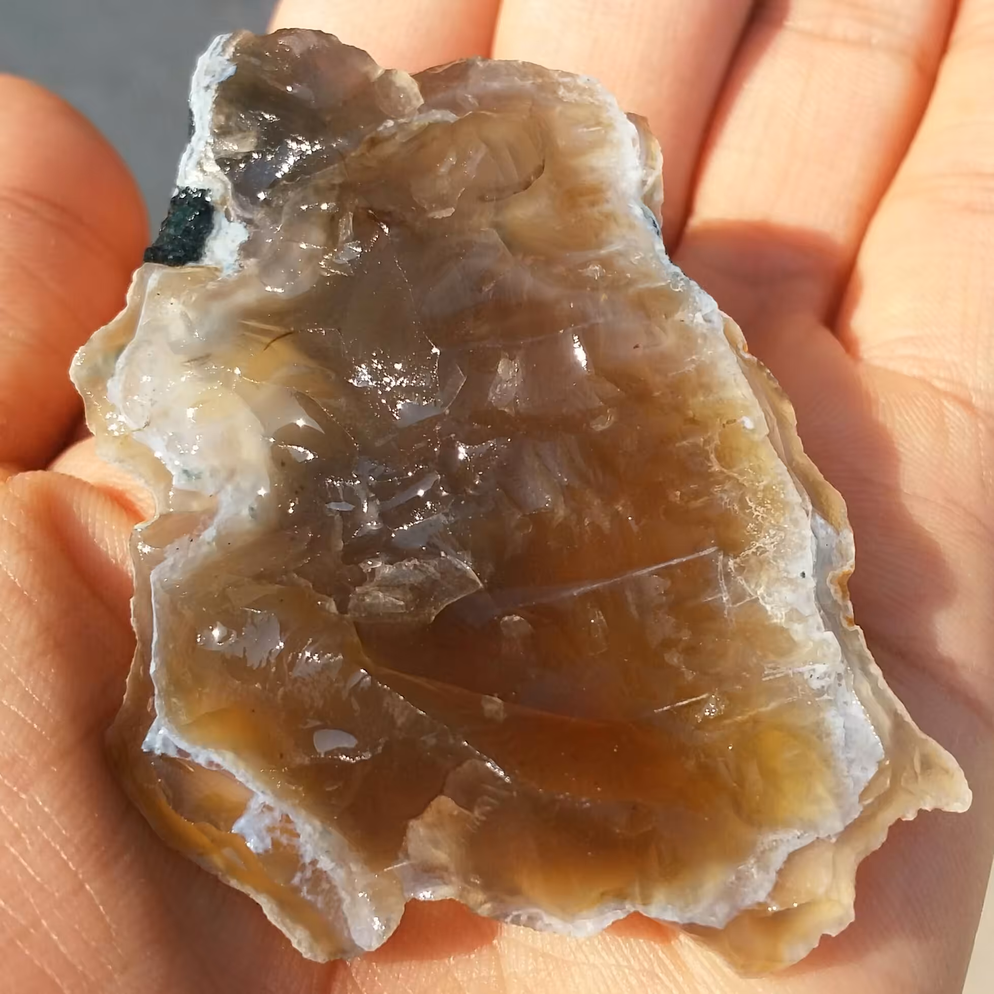 سنگ راف عقیق خرمایی عسلی محشر دیدنیییی
100 در صد طبیعی
شاهکار خلقت
 با قابلیت ساخت چند نگین کد 6752 