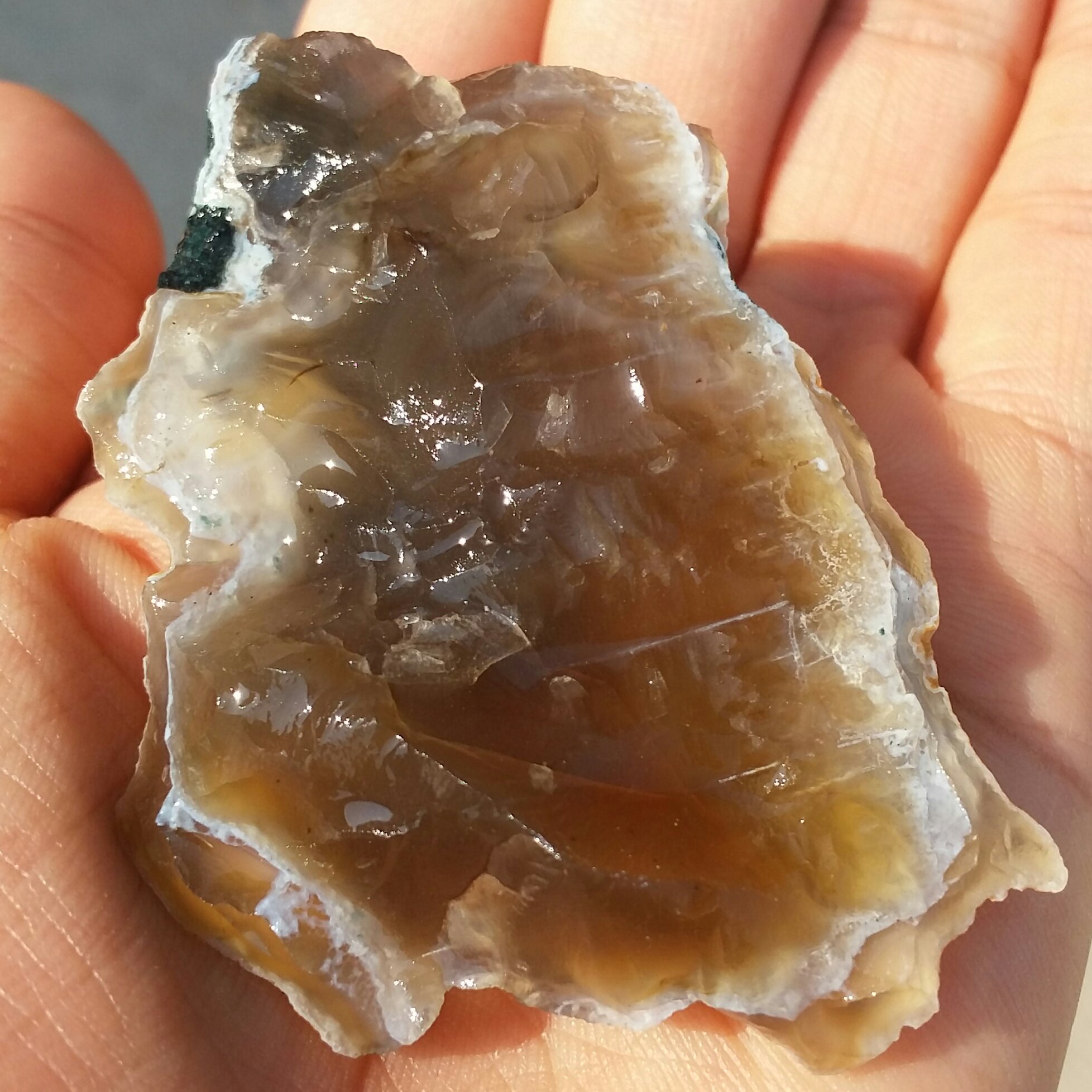 سنگ راف عقیق خرمایی عسلی محشر دیدنیییی
100 در صد طبیعی
شاهکار خلقت
 با قابلیت ساخت چند نگین کد 6752 