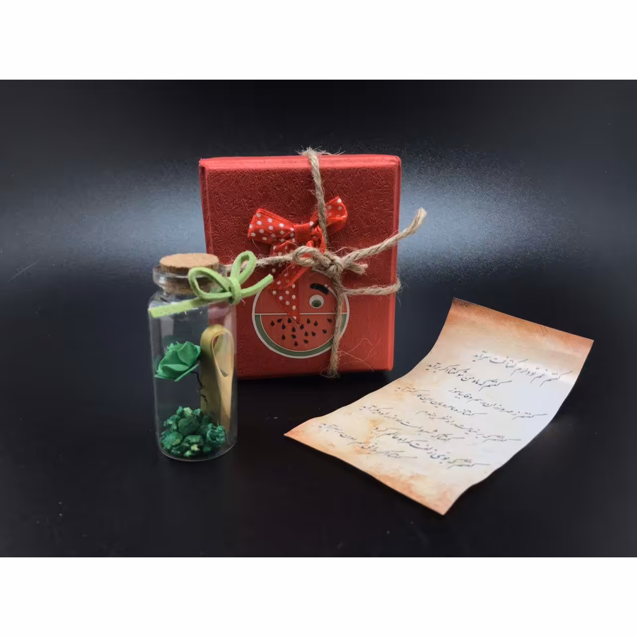 پک هدیه ویژه شب یلدا دارای فلش مموری   فال حافظ