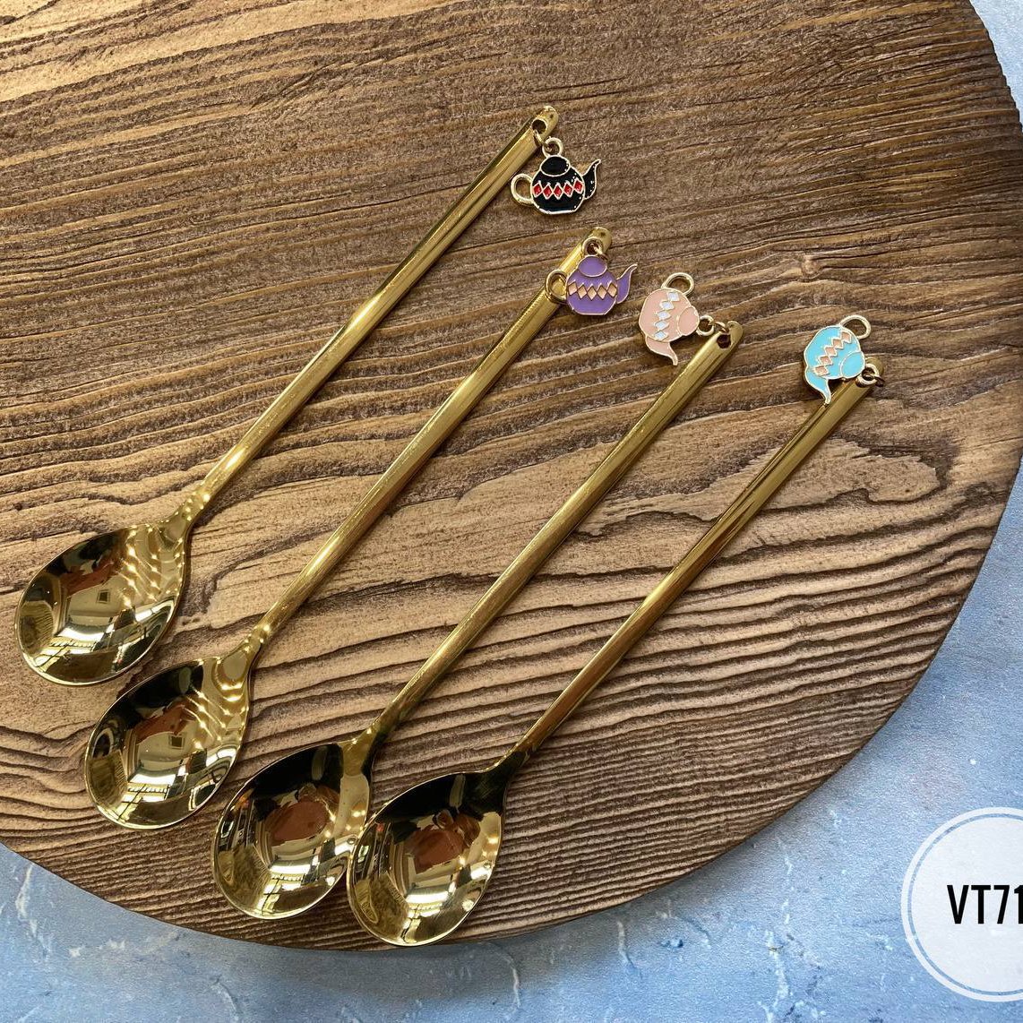 قاشق چای آویزدار وارداتی
VT719
ارتفاع 135