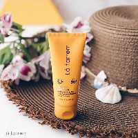 ضدآفتاب spf50 بی رنگ پوست خشک و معمولی لافارر