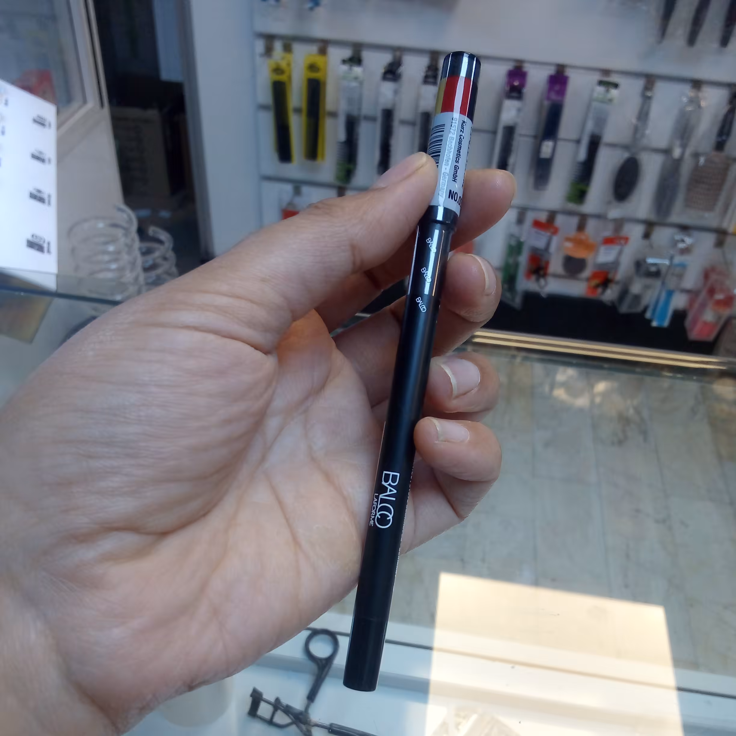 مداد چشم ضد آلرژی بالکو مخصوص چشمهای حساس  حاوی ذغال فعال 