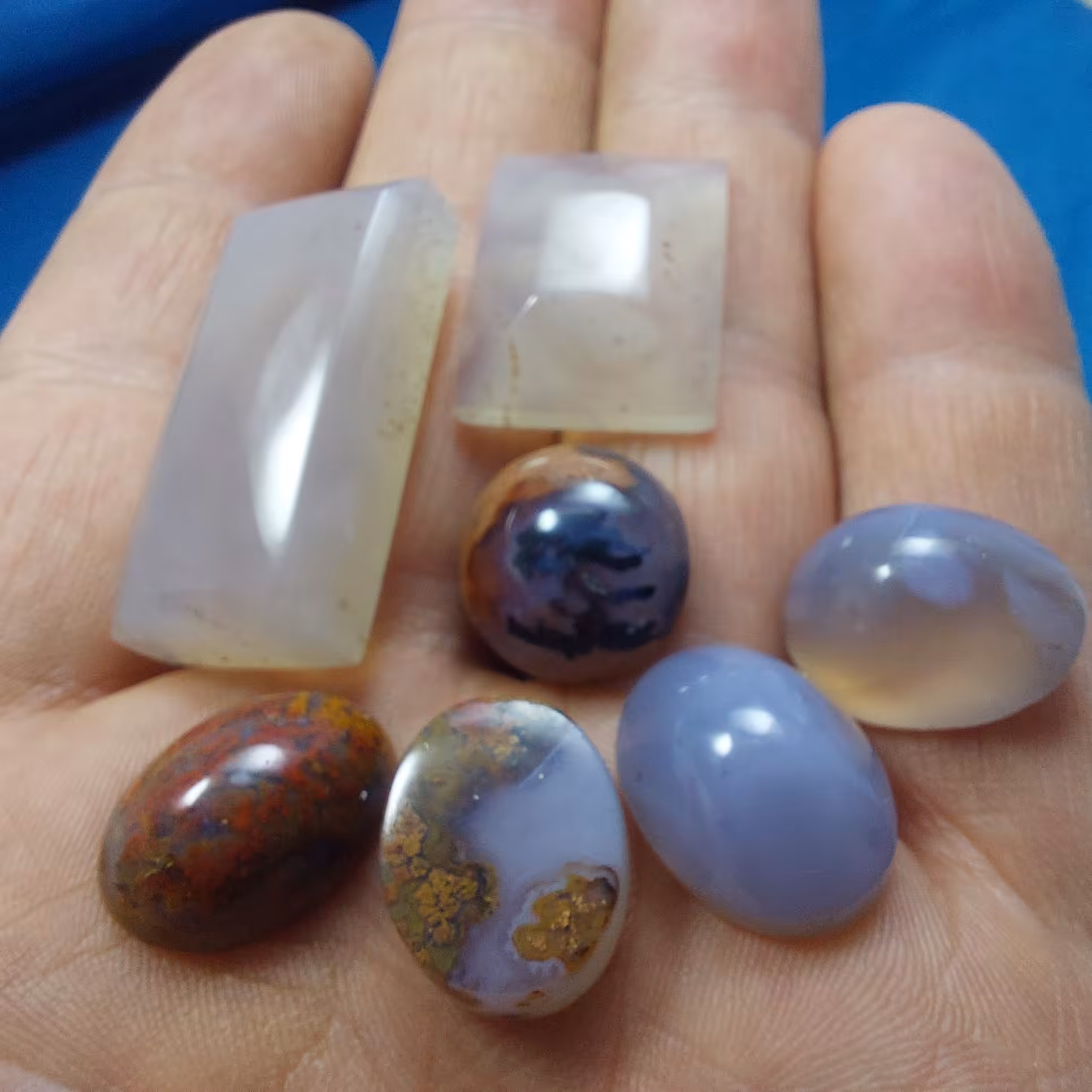 پک 7 عددی انواع نگین با تراش مختلف یمنی -دامله-زاویه دار.مماسب برای انگشتر وغیره