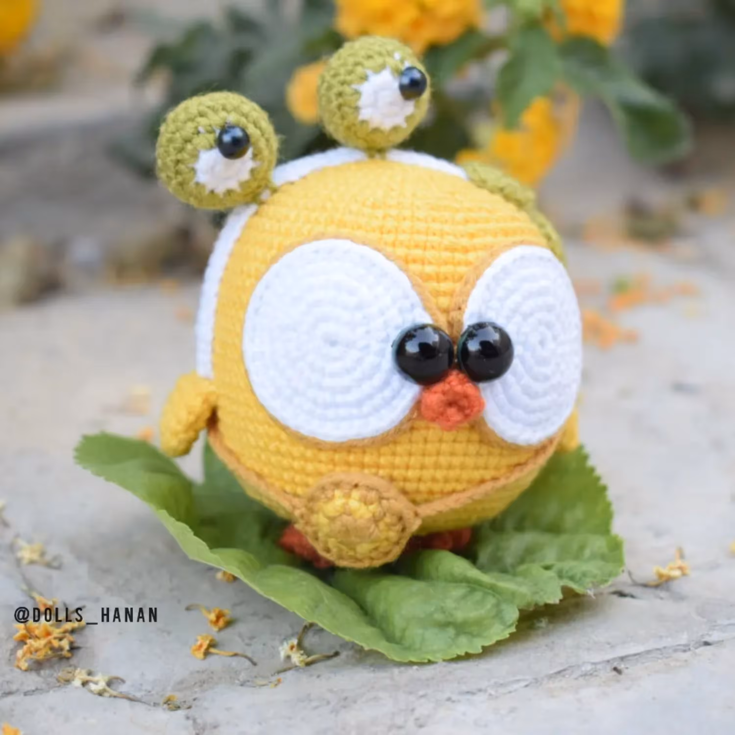 عروسک دستبافت