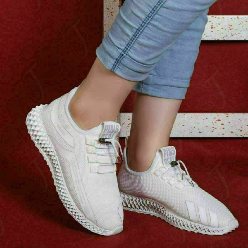 کفش زنانه
نام  کتونی جدید
جنس  باکیفیت
رنگ بندی  مشکی  سفید 
سایزها  37  38  39  40 