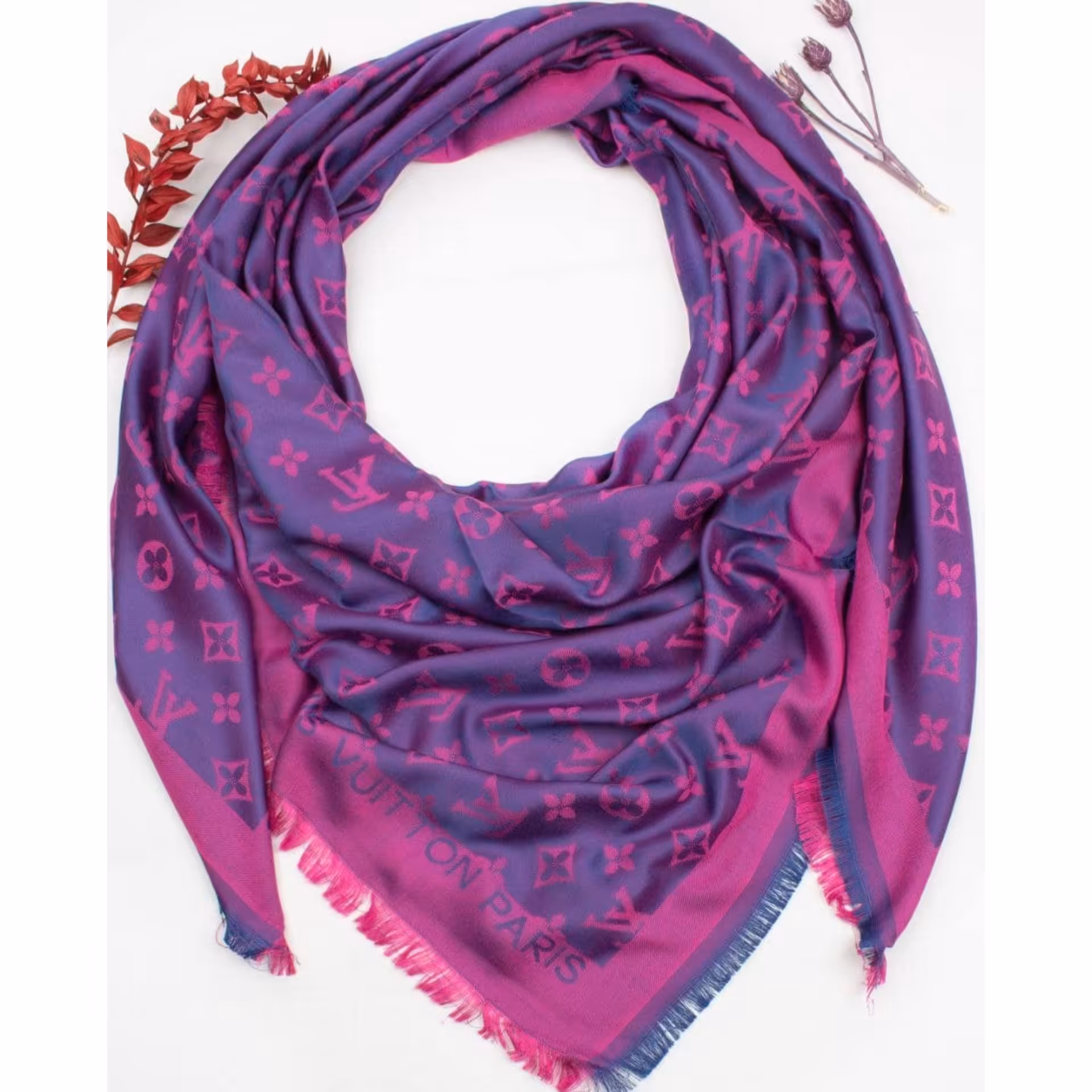 روسری نخی ژاکارد طرح LV قواره 140 گالری چاارقد(چارقد)