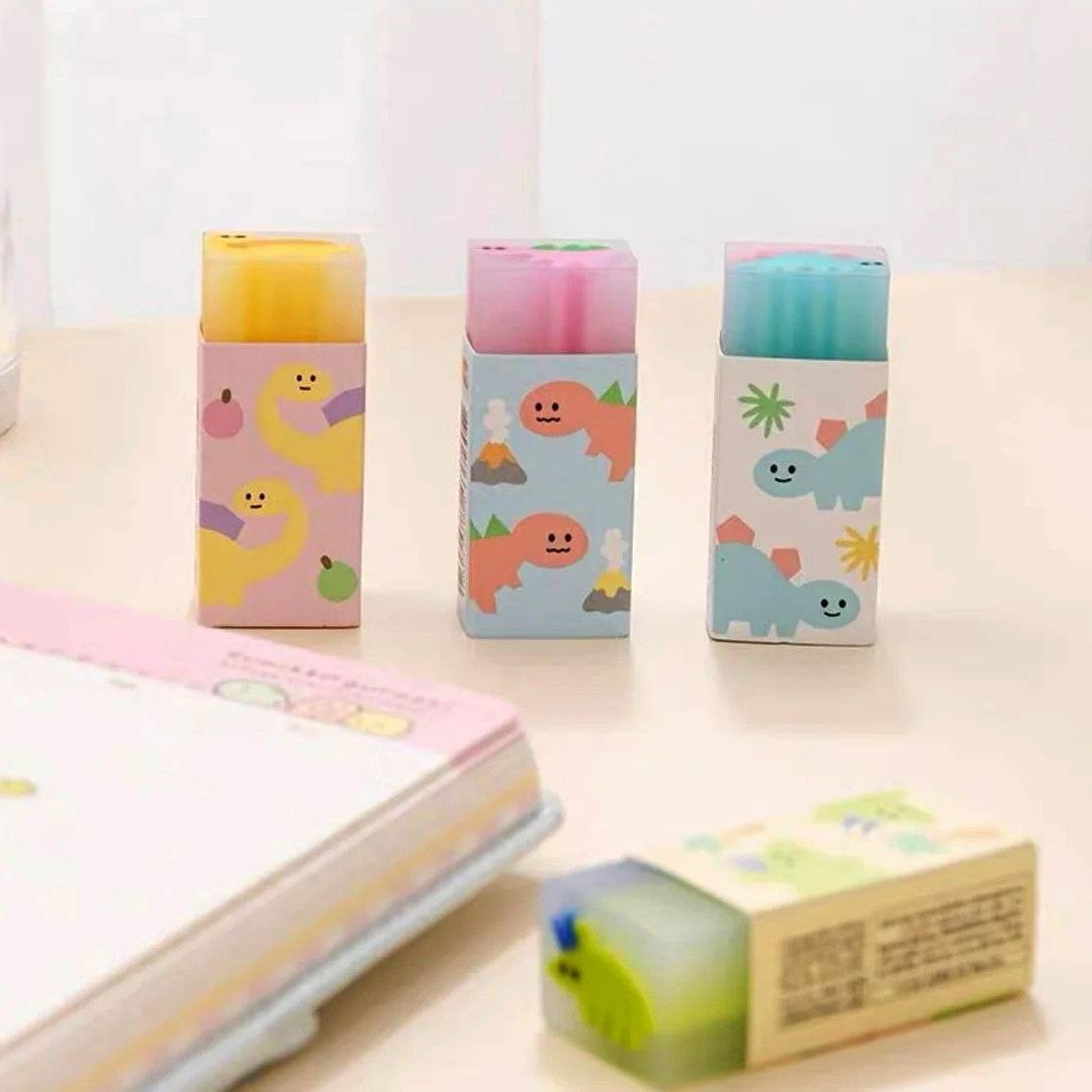 پاکن دایناسوری مغزدار جذاب