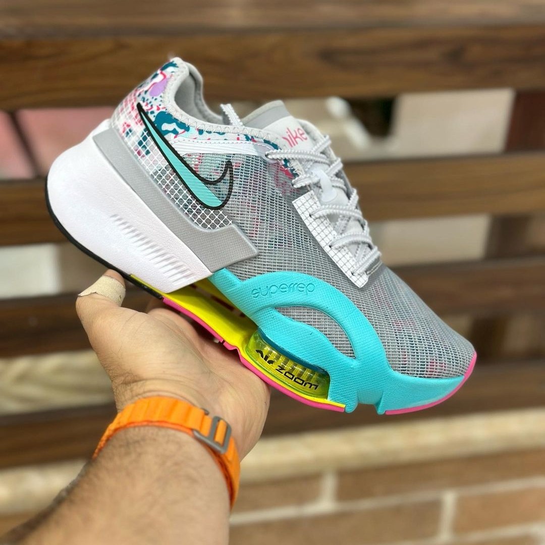 292 کتونی رنگ خاص زنانه برند نایک Nike zoom مناسب ورزش و پیاده روی
