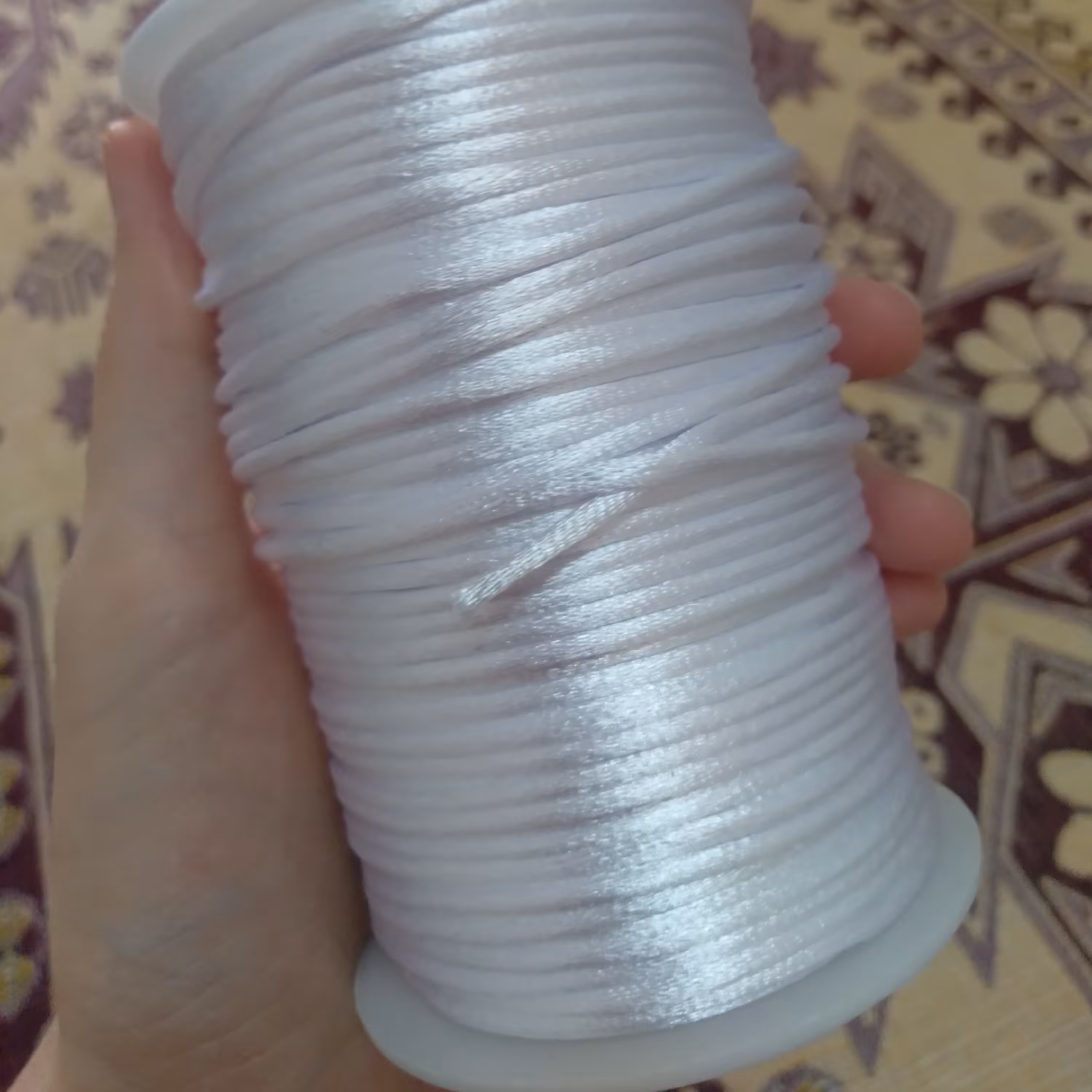 قیطون ماکرون  کل رول ارسال میشه مطابق با تصویر)حدود 20 متر استفاده شده از رول