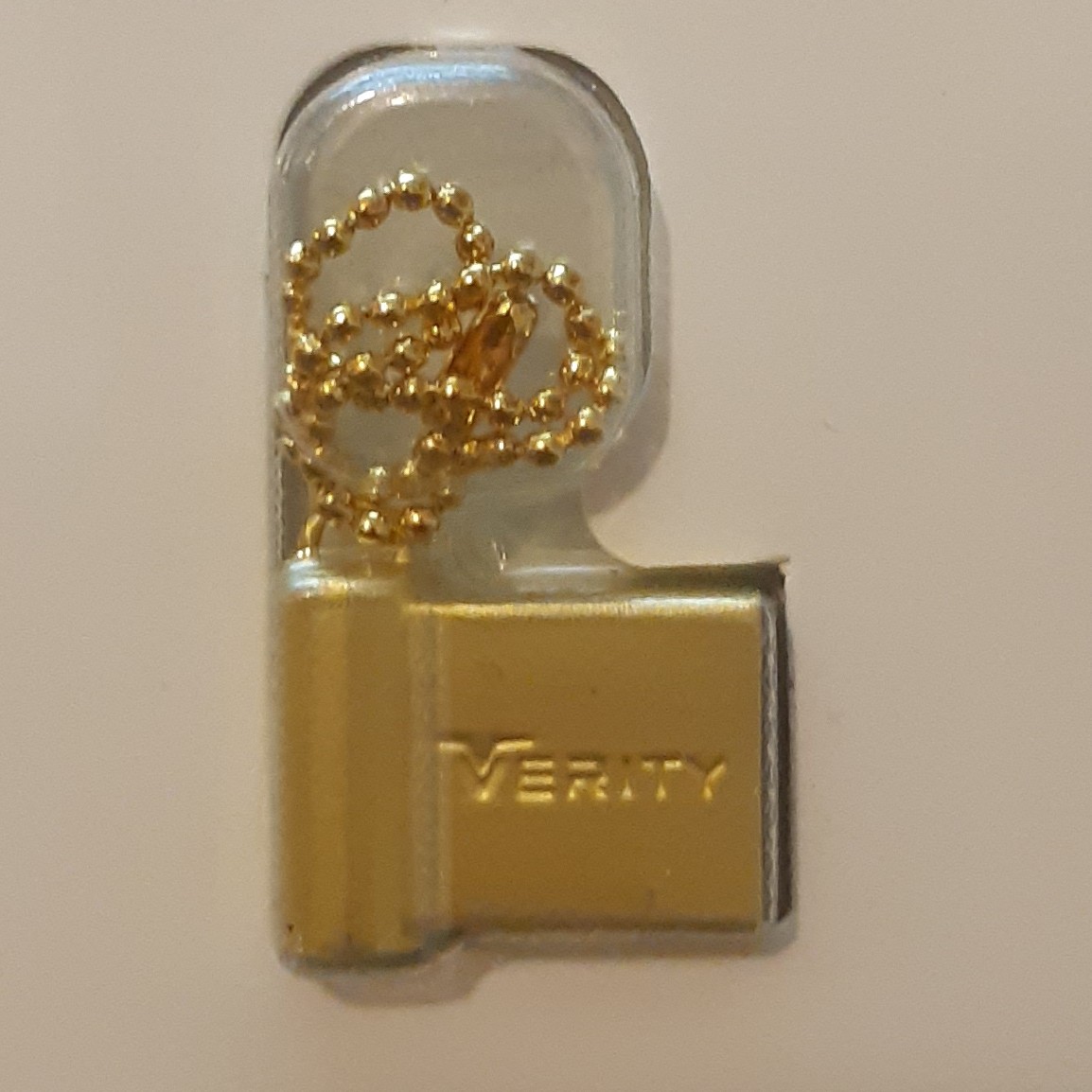 فلش مموری ضد آب VERITY مدل V816 ظرفیت16گیگابایت با گارانتی

