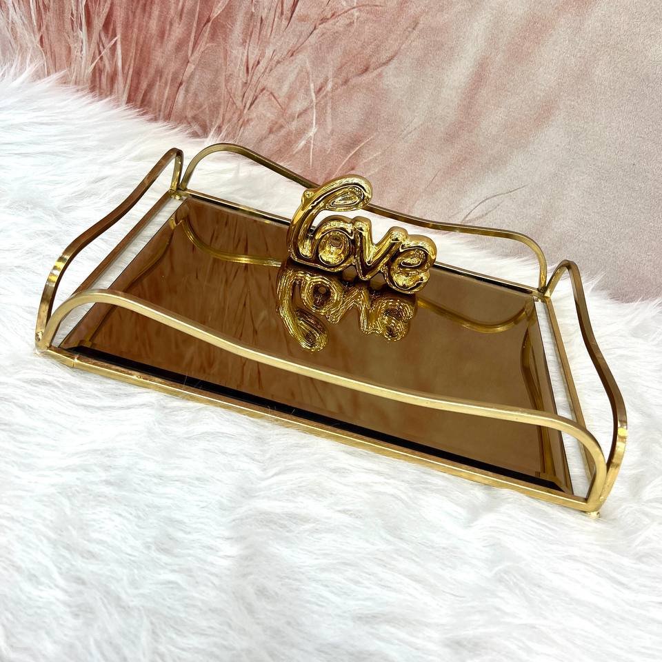 🔱 نام کالا : سینی طرح لبخند
🔱 جنس کالا : فلز آبکاری پرداخت شده🔱 ابعاد : 36*25
🔱 هزینه ارسال به عهده مشتری وپس کرایه