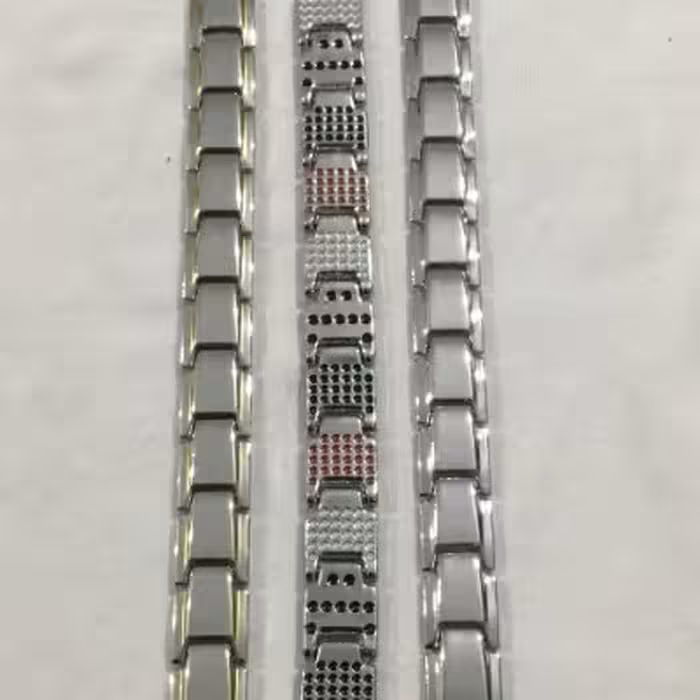 دستبند مغناطیسی سلامت نقره ای با خط طلایی