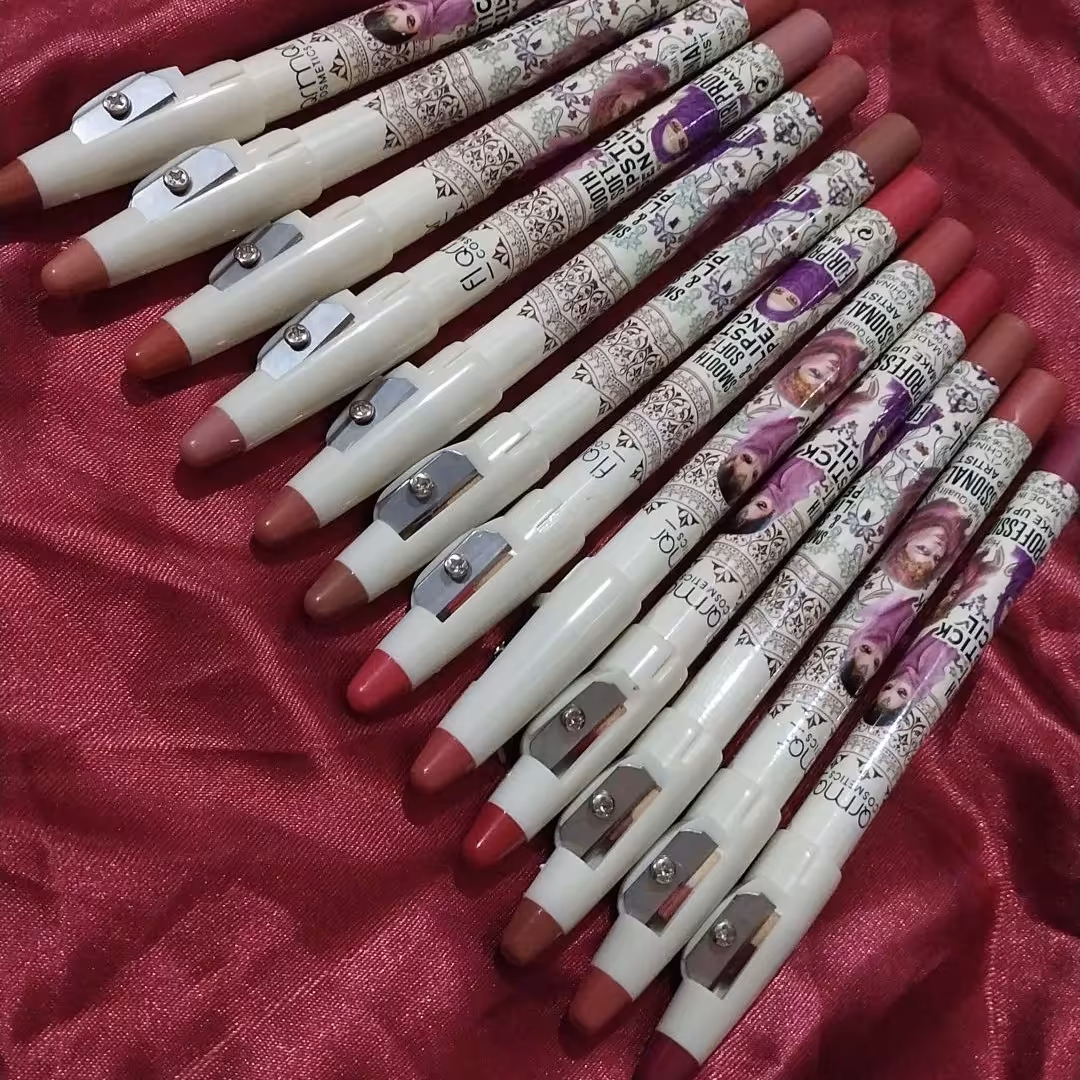 روژ لب مدادی 