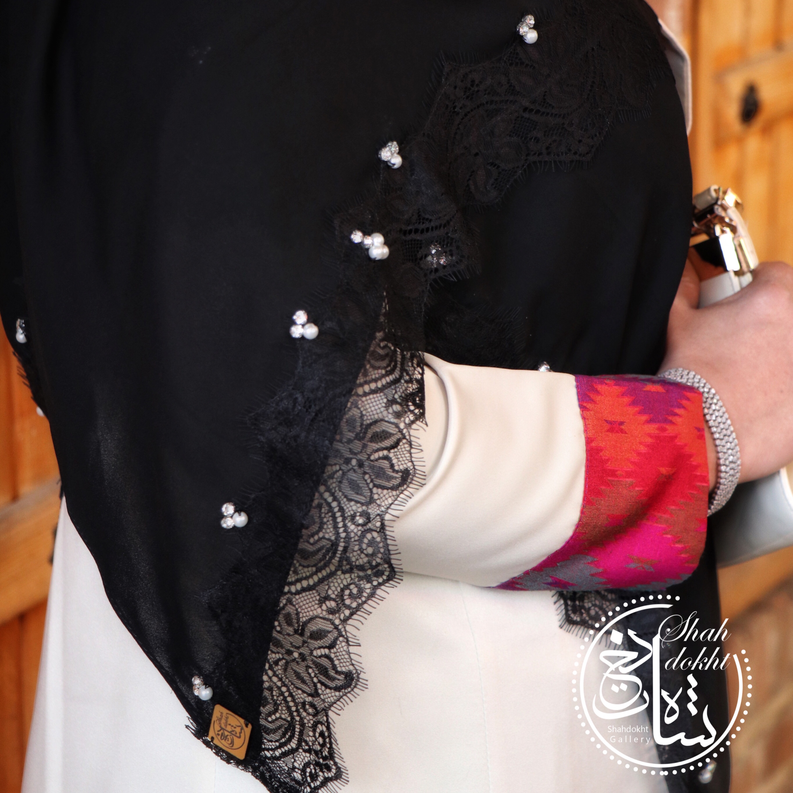 روسری مجلسی جواهردوزی طرح مروارید