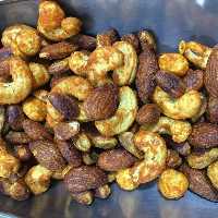 اجیل4 مغز کچاپ و فلفل 200گرم مغز پسته مغزبادام هندی مغز فندق مغزبادام)آجیل کچاپ