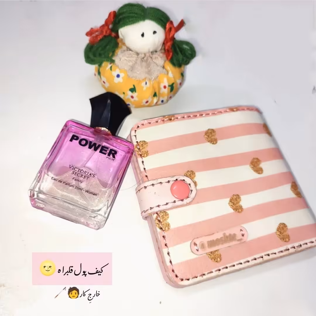 کیف پول چرمی دستدوز  دارای جای اسکناس و 6عدد  جای کارت 