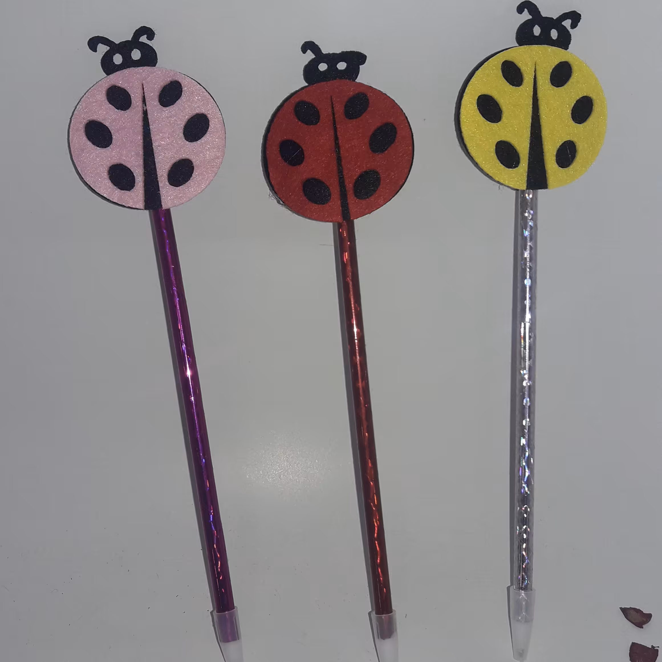 خودکار فانتزی طرح کفشدوزک در رنگ بندی مختلف