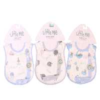پیشبند نوزادی پسرانه با بند پستانک دکمه ای لیتل می little me