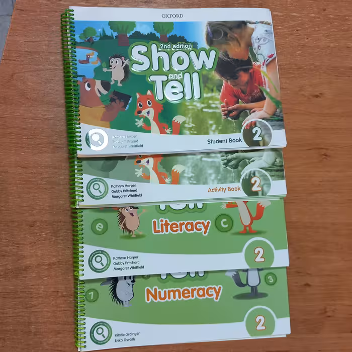 کتاب زبان show and tell 2 سری دوم شامل کتاب های SB و Activity وLiteracy و Numeracy و cd