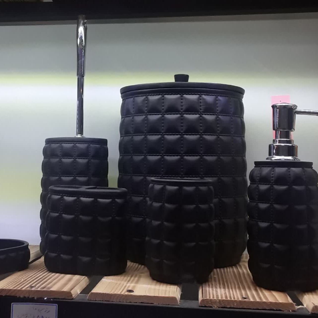 ست سرویس بهداشتی 6پارچه رزین مشکی