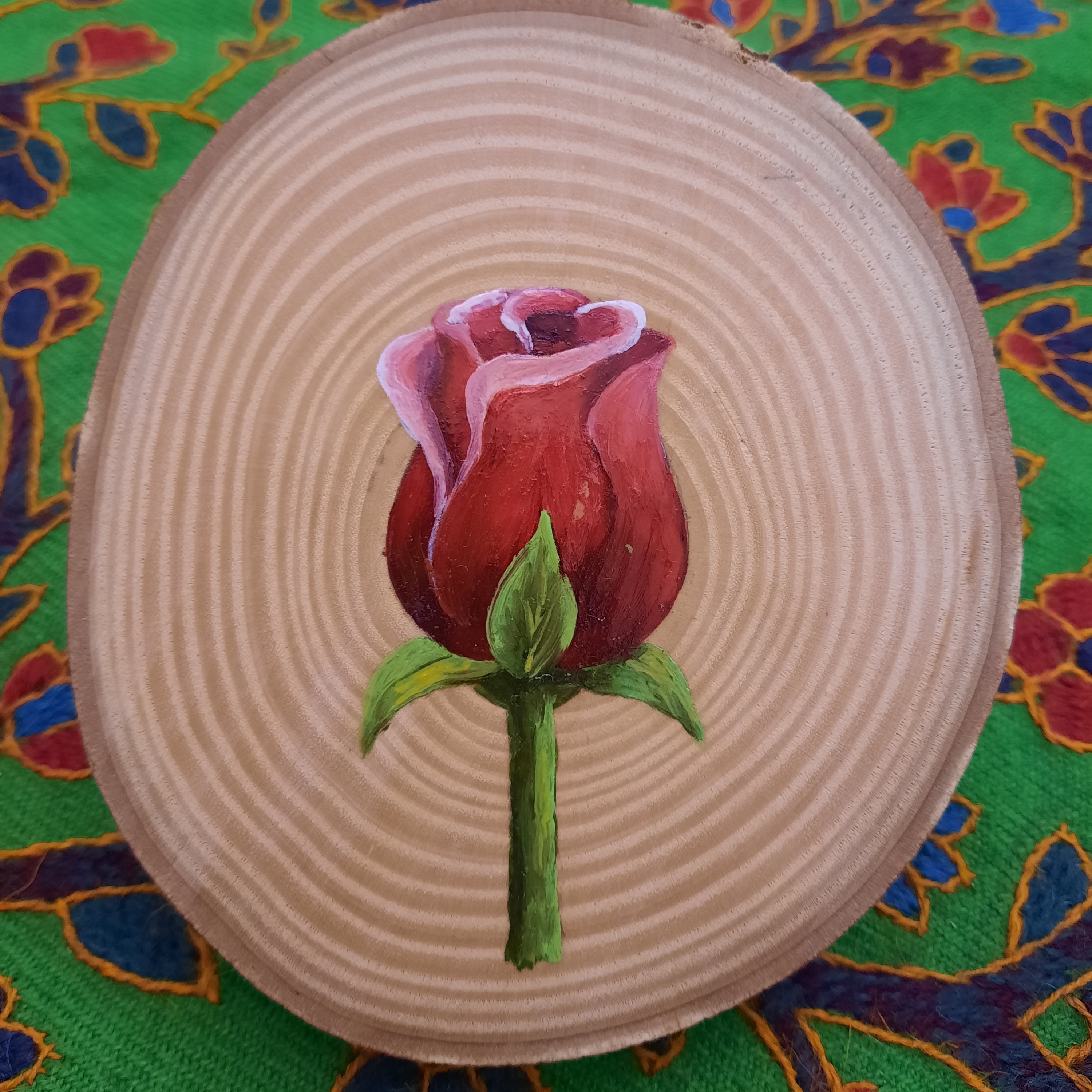 زیر لیوانی با نقاشی رنگ روغن روی چوب